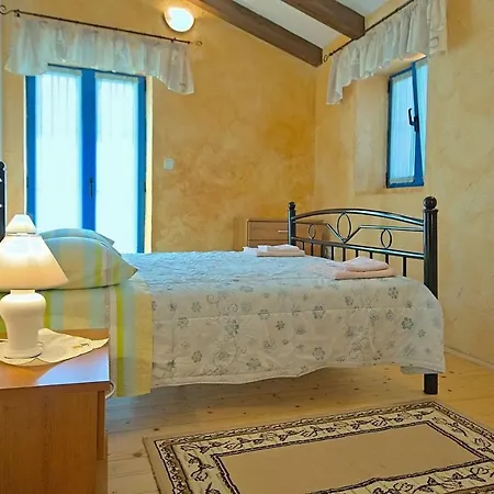 Casa Nadalina Zuzici