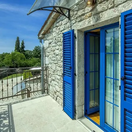 Casa Nadalina * Zuzici