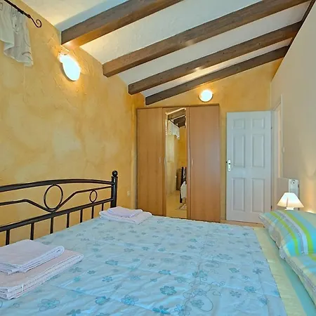 Casa Nadalina * Zuzici