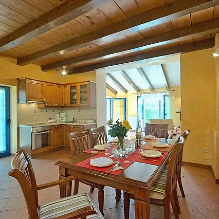 Casa Nadalina Zuzici