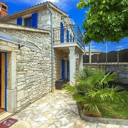 Casa Nadalina Zuzici